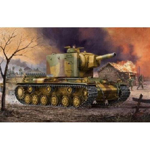 1:43 TRUMPETER KIT German Pz.Kpfm Kv-2 754 (R) TR00367