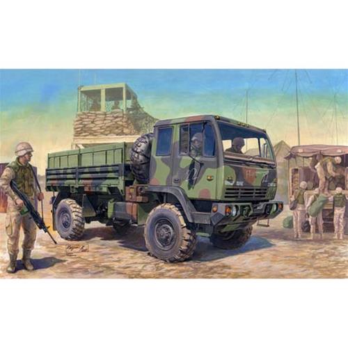1:35 TRUMPETER KIT M1078 Light Med. Tactical Vehicle (Lmtv) TR01004