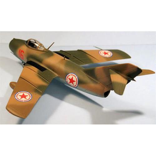 1:32 TRUMPETER KIT Junkers Ju-87B-2 U4 Stuka TR03215