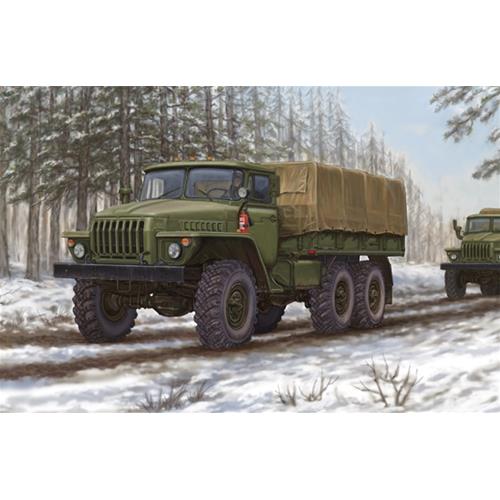 1:35 TRUMPETER KIT Russian Ural-4320 Truck TR01012