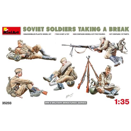 Soviet Soldiers Taking A Break Kit MIN35233