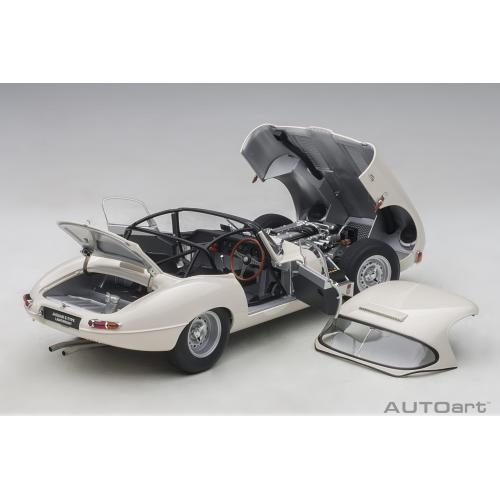 Jaguar E-Type Coupe Lightweight 1963 White AA73649