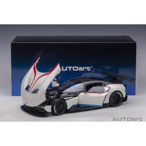 1:18 AUTOART Aston Martin Vulcan Coupe 2015 White Blue Red Stripes AA70261