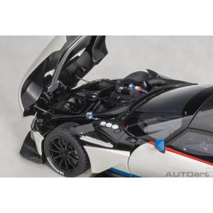 1:18 AUTOART Aston Martin Vulcan Coupe 2015 White Blue Red Stripes AA70261