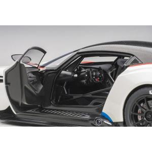 1:18 AUTOART Aston Martin Vulcan Coupe 2015 White Blue Red Stripes AA70261