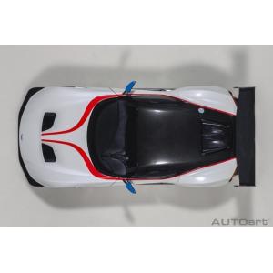 1:18 AUTOART Aston Martin Vulcan Coupe 2015 White Blue Red Stripes AA70261