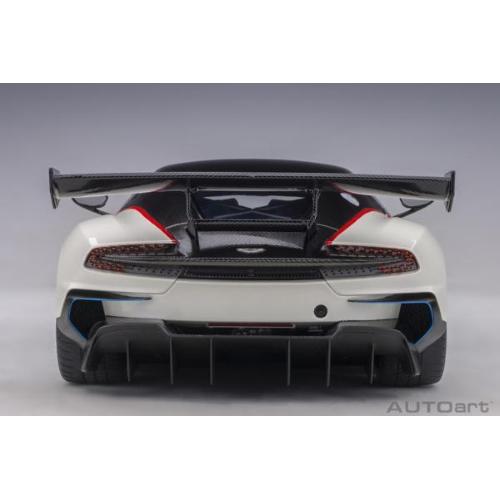 1:18 AUTOART Aston Martin Vulcan Coupe 2015 White Blue Red Stripes AA70261