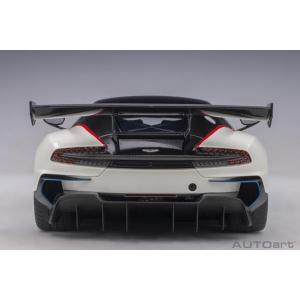 1:18 AUTOART Aston Martin Vulcan Coupe 2015 White Blue Red Stripes AA70261