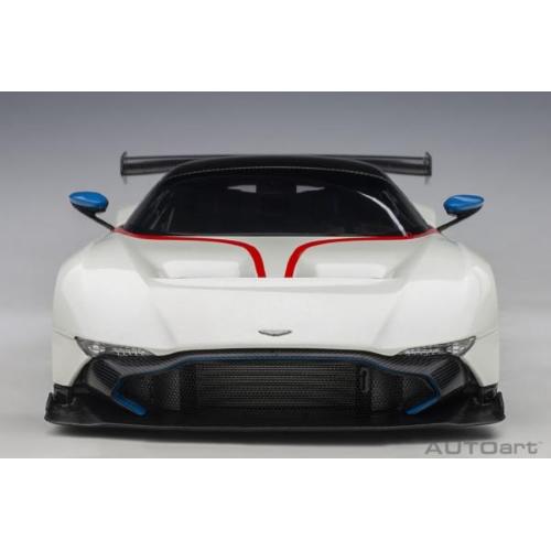 1:18 AUTOART Aston Martin Vulcan Coupe 2015 White Blue Red Stripes AA70261