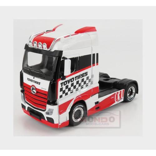 1:43 BURAGO Mercedes Benz Actros 2 Gigaspace Tractor Truck 2-Assi Toyo Tires 2016 White Red BU32201