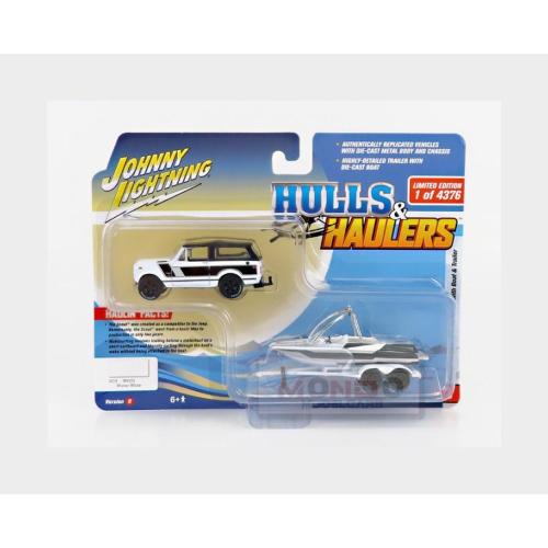 1:64 JOHNNY LIGHTNING International Scout With Trailer And Boat 1979 White Black JLSP205B-JLBT015