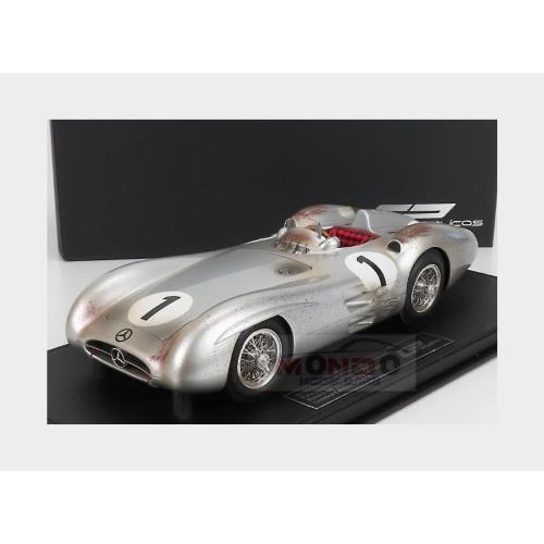 1:18 GP REPLICAS Mercedes Benz F1 W196R Streamliners #1 Pole Position And 4Th British Gp (Dirty Version) Juan Manuel Fangio 1954 World Champion Con Vetrina With Showcase Silver GP128ED