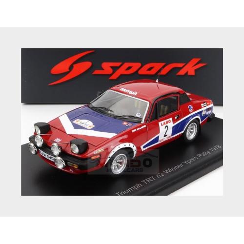 1:43 SPARK Triumph Tr7 Coupe #2 Winner Rally Ypres 1978 T.Pond F.Gallagher Red Blue S7056