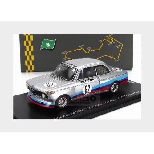 1:43 SPARK Bmw 2002Tii #62 Winner Trophy A.C.P. Macau 1977 P.Lo Silver Blue Red SA245