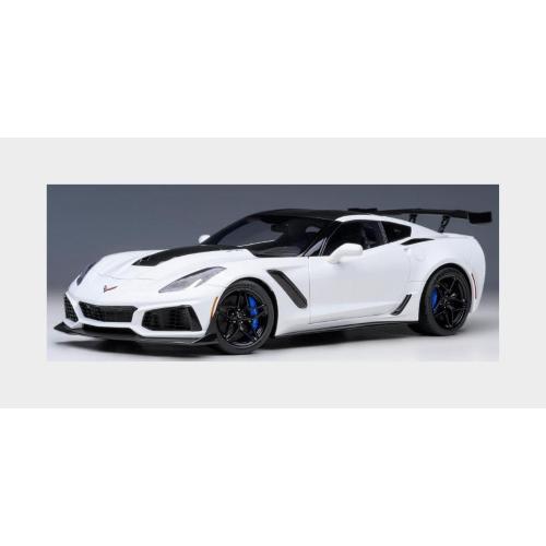 1:18 AUTOART Chevrolet Corvette C7 Zr1 2017 Artic White AA71270
