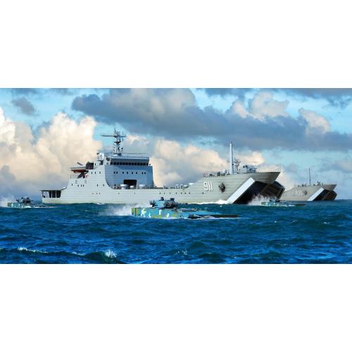 1:700 TRUMPETER KIT Pla Navy Type 072A Lst TR06728