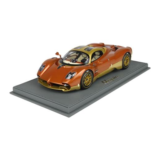 1:18 BBR Pagani Utopia 2022 Con Vetrina With Showcase Bronze Met Gold P18223D-VET
