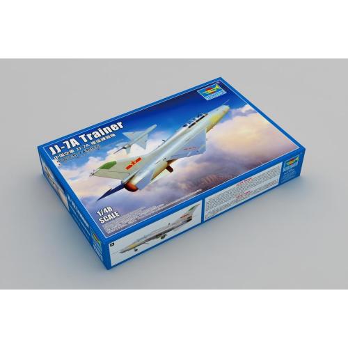 1:48 TRUMPETER KIT Jj-7A Trainer TR02825