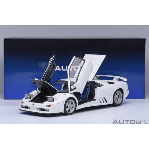 1:18 AUTOART Lamborghini Diablo Se30 Jota 1995 Impact White AA79145