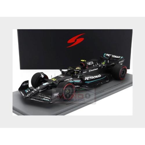 1:18 SPARK Mercedes Gp F1 W14 Team Mercedes-Amg Petronas Formula One #44 3Rd British Gp 2023 Lewis Hamilton With Showcase 18S901