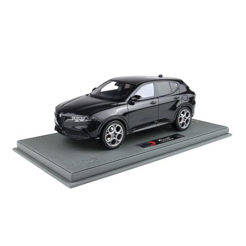 1:18 BBR Alfa Romeo Tonale Veloce Plug-In Hybrid Nero Alfa With Showcase BBRC1856D-VET