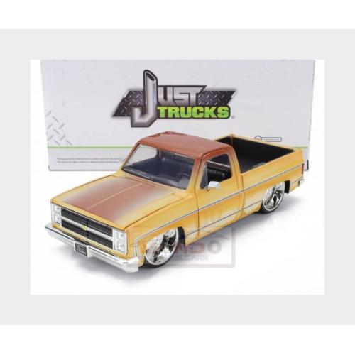 1:24 JADA Chevrolet C-10 Pick-Up Custom 1985 2 Tone Cream Brown JADA35861