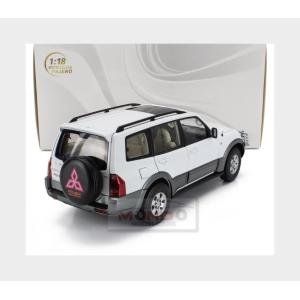 1:18 SUNSTAR Mitsubishi Pajero 3.5L V6 V73 2006 White Grey SS5833