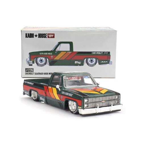 1:64 TRUESCALE Chevrolet Silverado Kaido Works V3 1980 Mini-Gt KHMG226