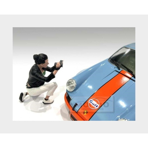1:24 AMERICAN DIORAMA Figures Girl Photographers 5 Various AMDI25305